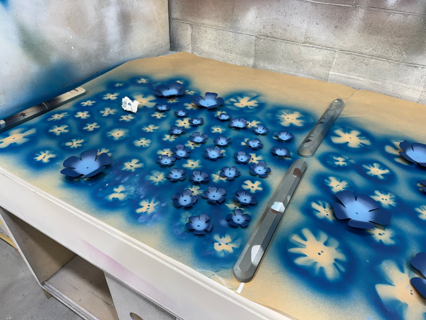 Hammered-Metal-Flowers - Image 7