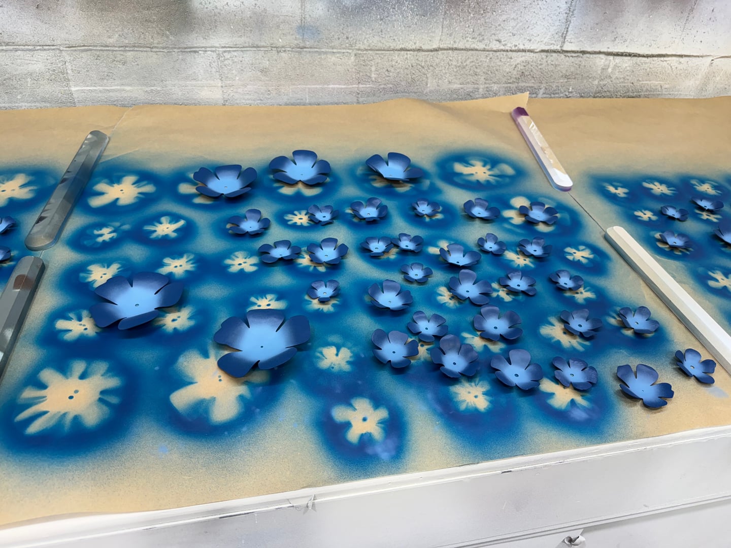 Hammered-Metal-Flowers - Image 8